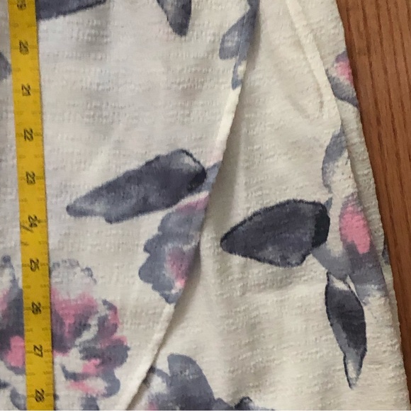 Wedding guest floral deep v neckline dress. Size small. - Picture 12 of 14